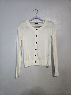 Club Monaco Cream Knit Cardigan with Decorative Button